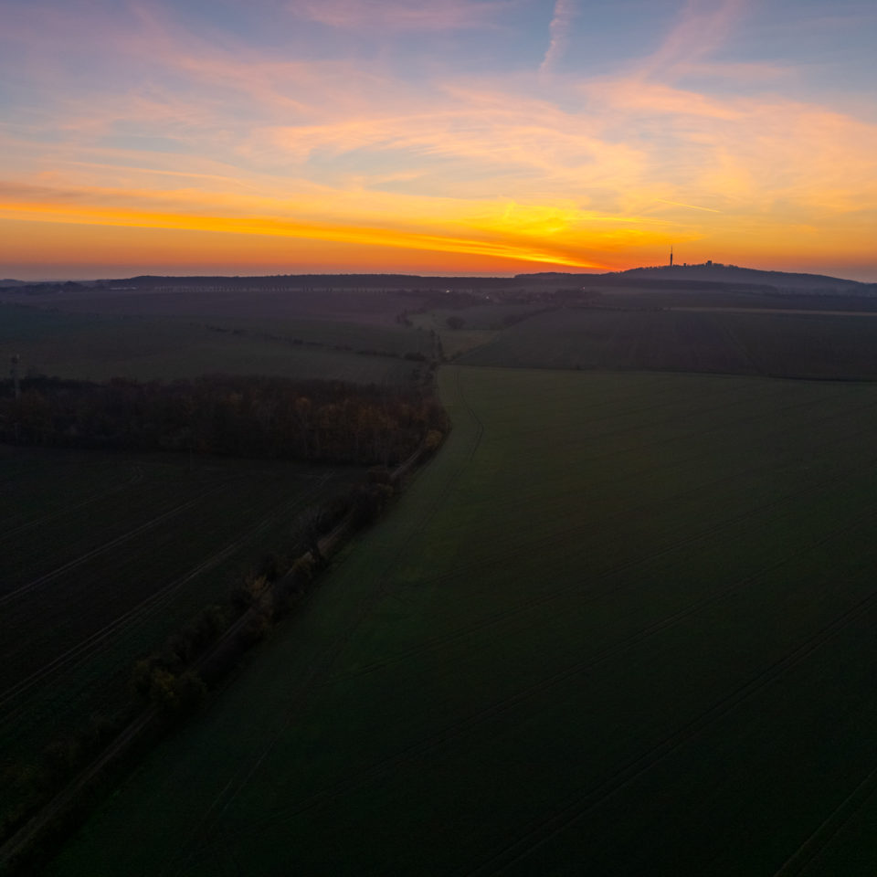 November 2021 – Sonnenuntergang am Petersberg (DJI Air 2s)